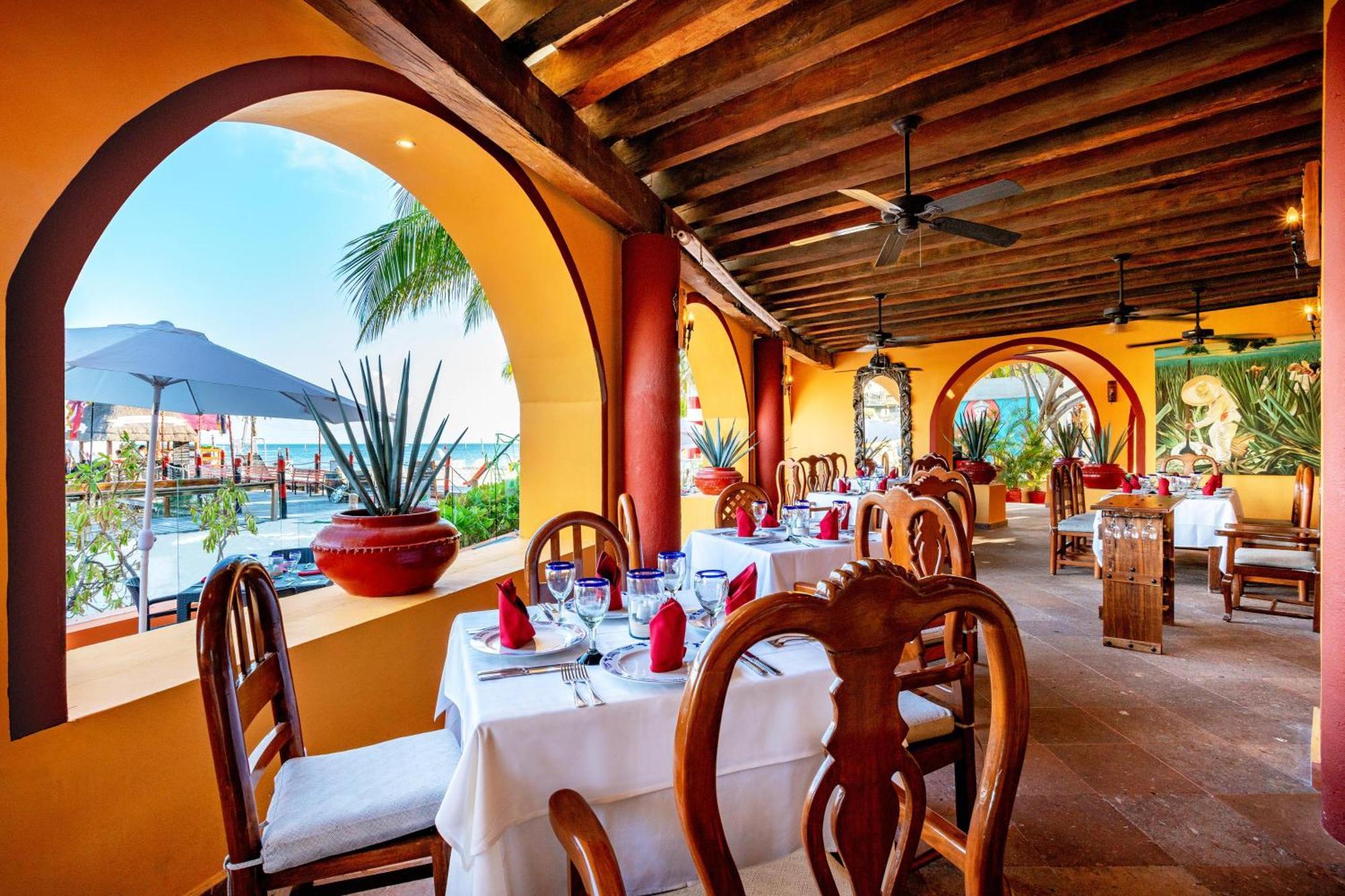 Отель Grand Oasis Palm Канкун Экстерьер фото Restaurant at the Grand Palladium Resort
