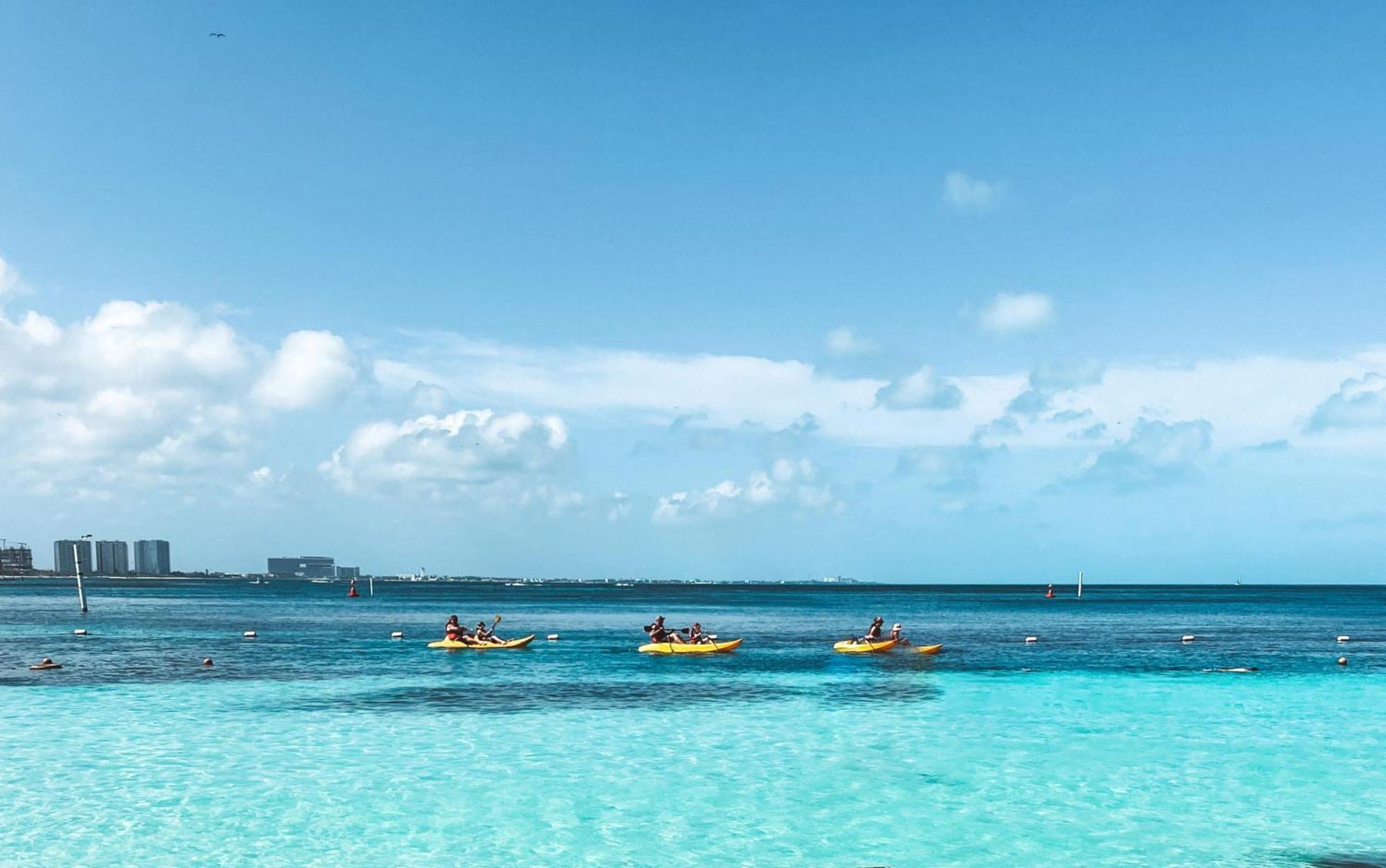 Отель Grand Oasis Palm Канкун Экстерьер фото Kayaking in Cancun