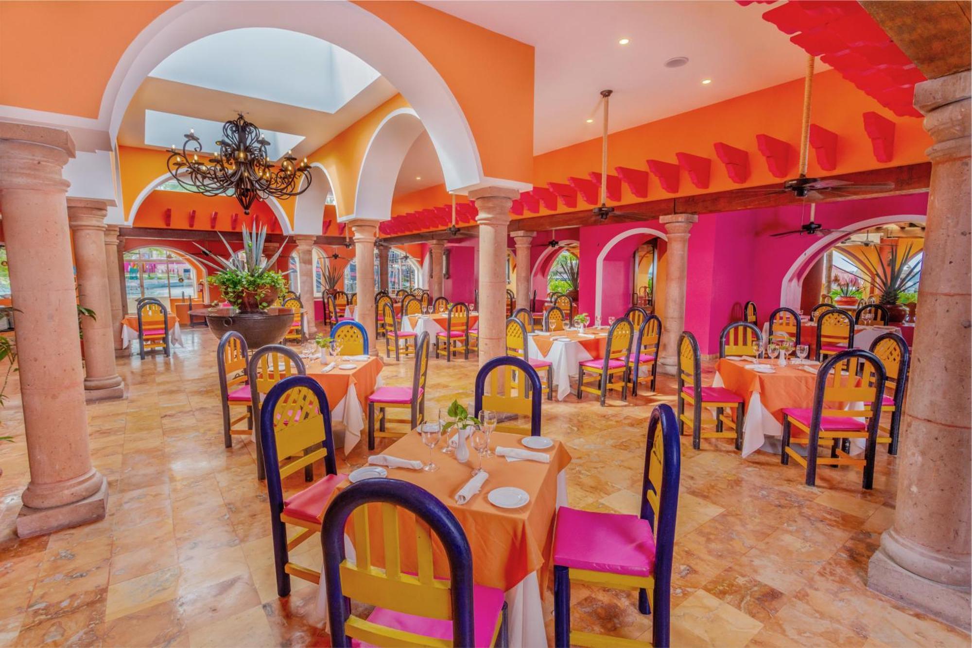 Отель Grand Oasis Palm Канкун Экстерьер фото Restaurant at the Grand Palladium Hotel
