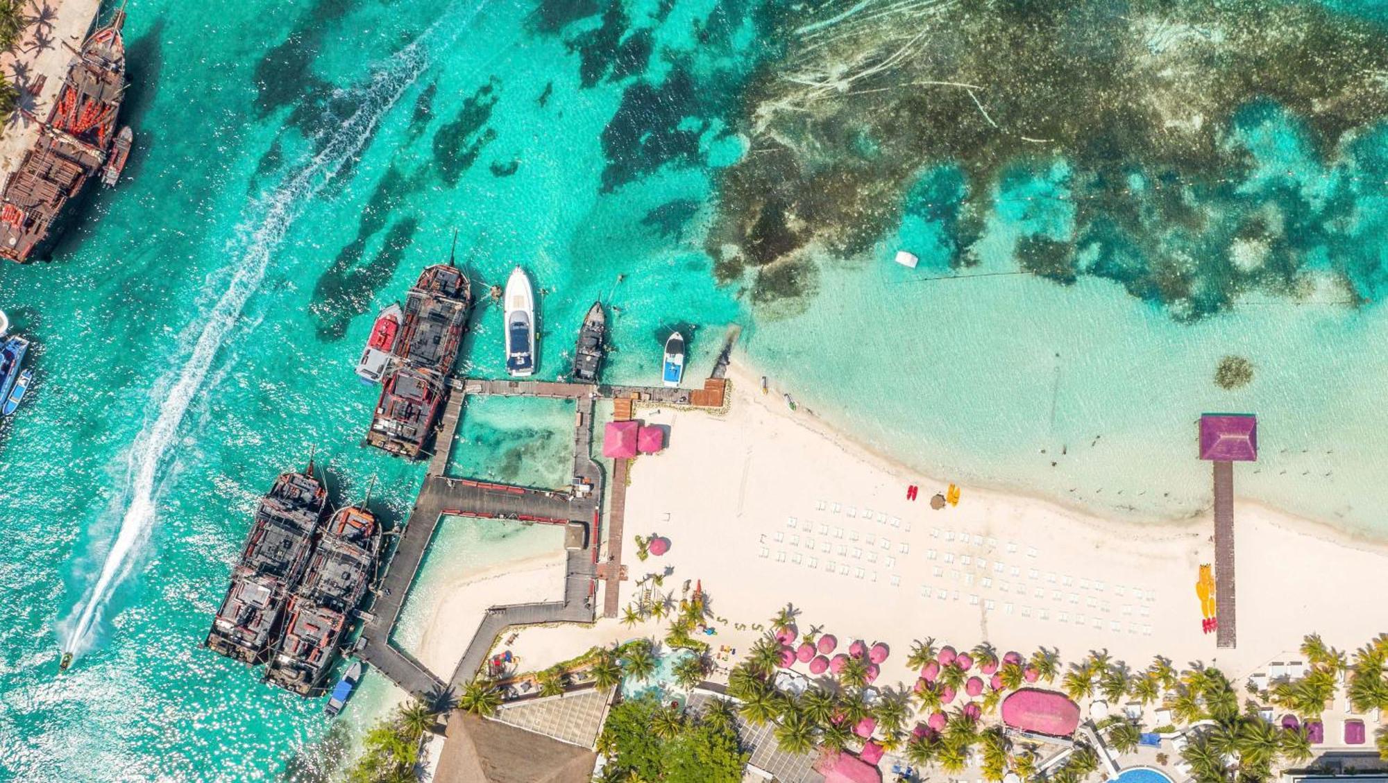 Отель Grand Oasis Palm Канкун Экстерьер фото Aerial view of the island