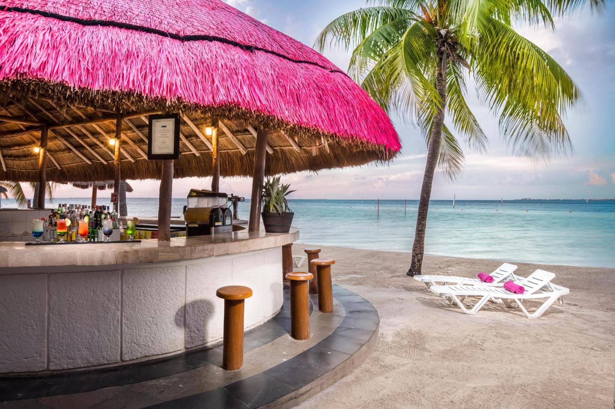 Отель Grand Oasis Palm Канкун Экстерьер фото Beach bar